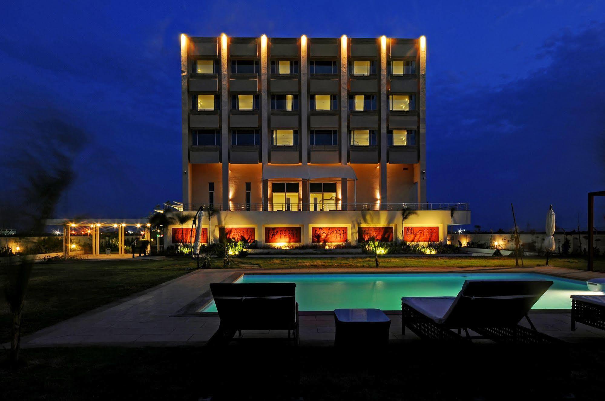 Regenta Central Hestia Dahej, Bhensali Extérieur photo